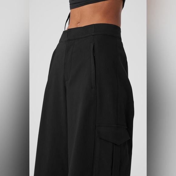 Alo Yoga Show Off Cargo Black Cotton Wide Leg Trouser (Reg) - Picture 2 of 2